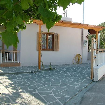 George'S Apartment Agia Marina  Bilik gambar