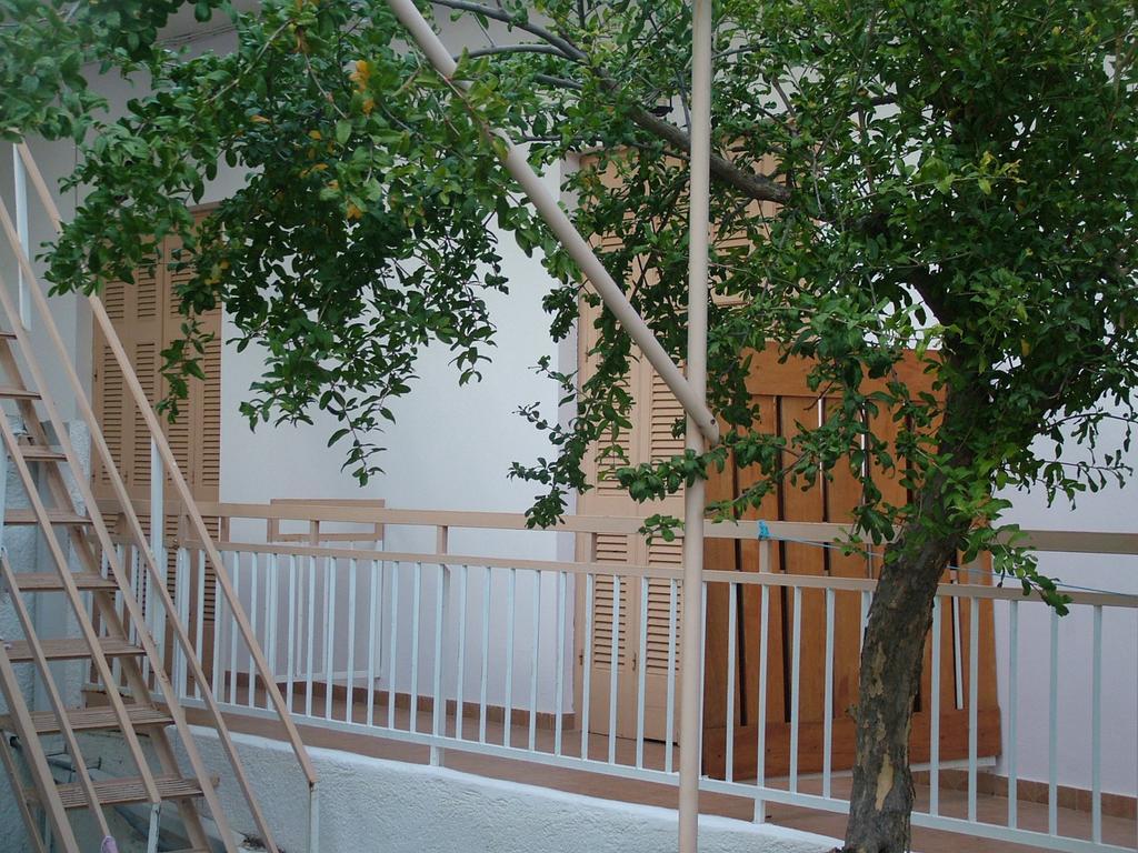 George'S Apartment Agia Marina  Bilik gambar